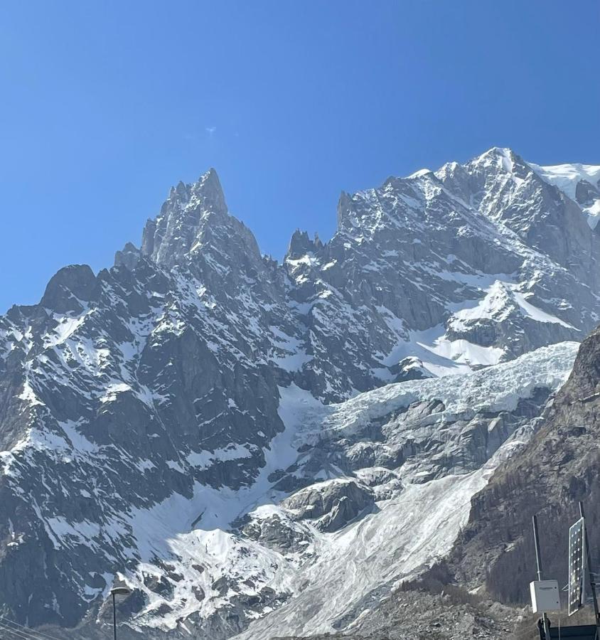 Courmayeur~Navetta Gratuita Per Il Centro+Impianti Екстер'єр фото
